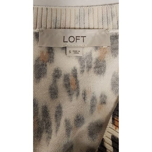LOFT Leopard Print V-Neck Cardigan Sweater Women Color Cream/Gray Size Small - Picture 3 of 9